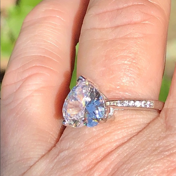 🚨50% off! 4ct 5A 925 Sterling Stunning Heart Ring! GORGEOUS RING! - Picture 10 of 16